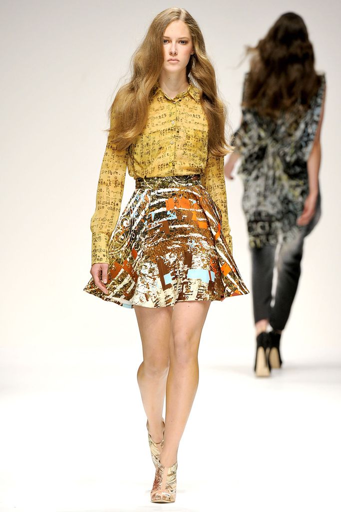 Basso & Brooke S/S 11 Look 77