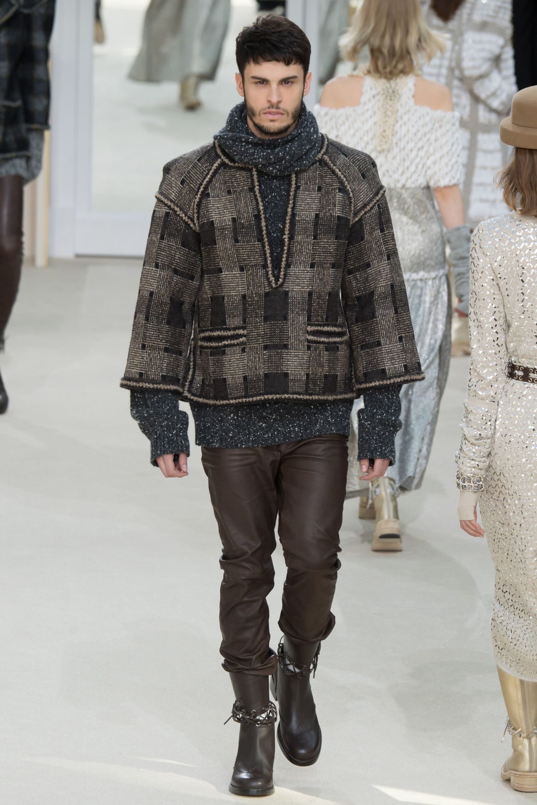 Chanel F/W 16 Look 969
