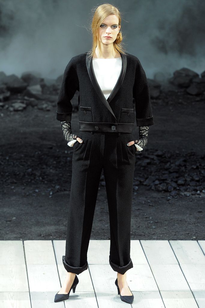 Chanel F/W 11 Look 255
