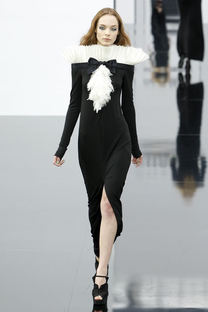 Chanel F/W 09 Look 395