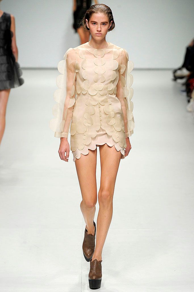 Christopher Kane S/S 09 Look 57