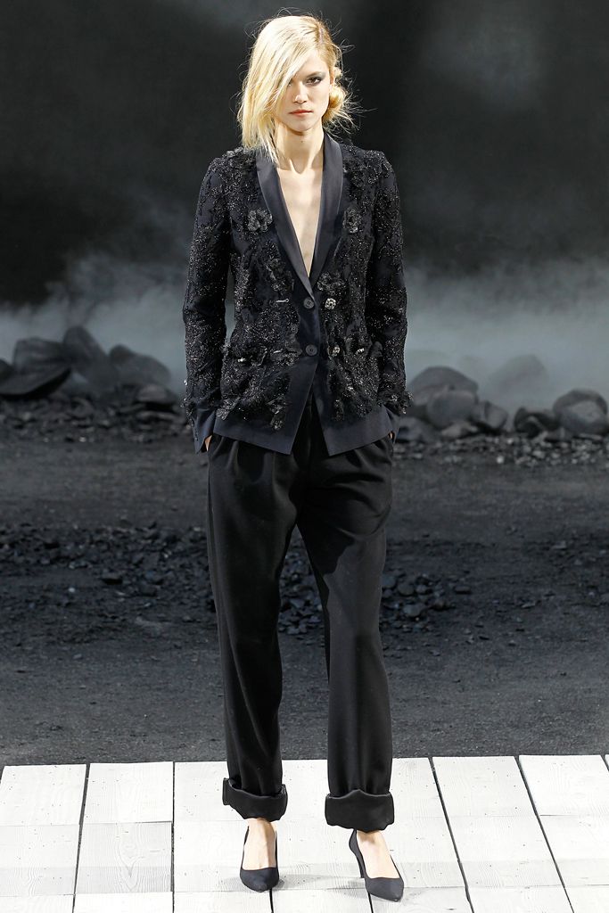 Chanel F/W 11 Look 375