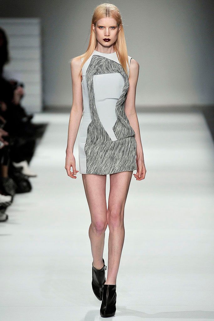 Chalayan F/W 09 Look 45