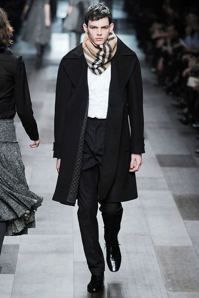 Burberry F/W 09 Look 56
