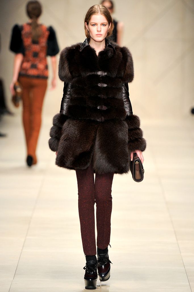 Burberry F/W 11 Look 112