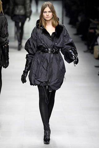 Burberry F/W 07 Look 92