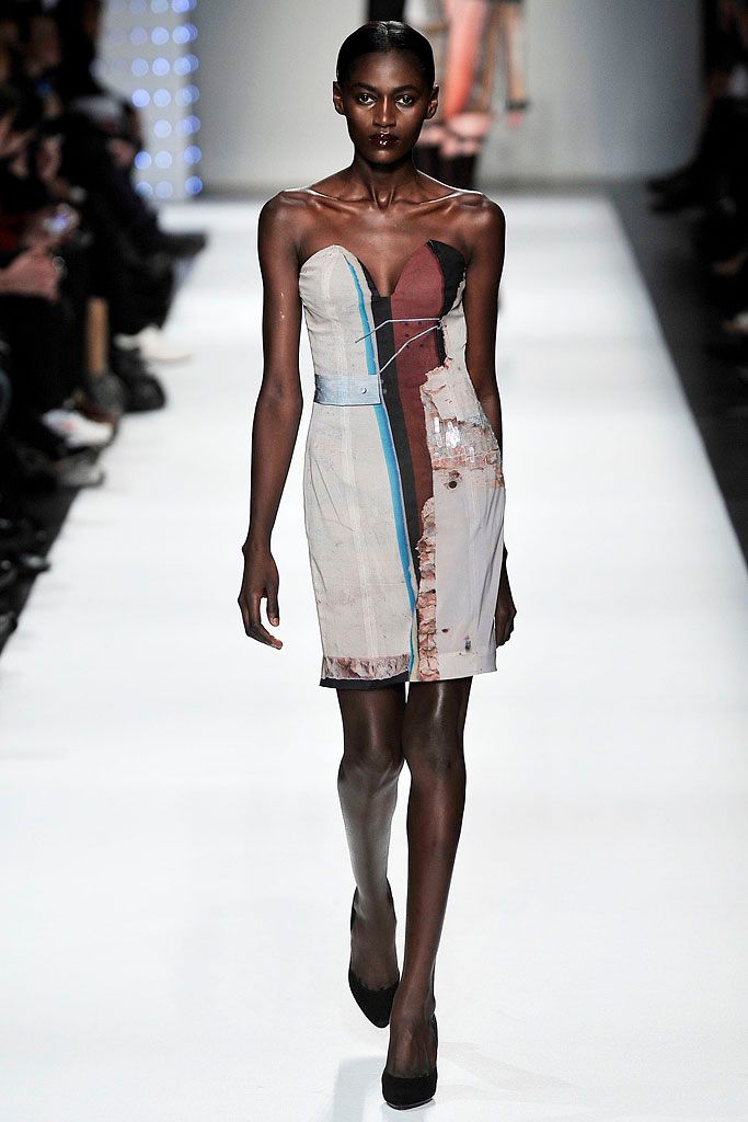 Chalayan F/W 09 Look 239