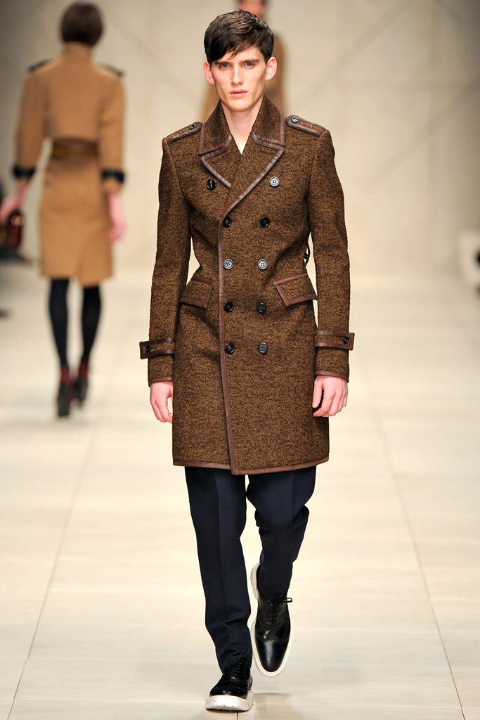 Burberry F/W 11 Look 142