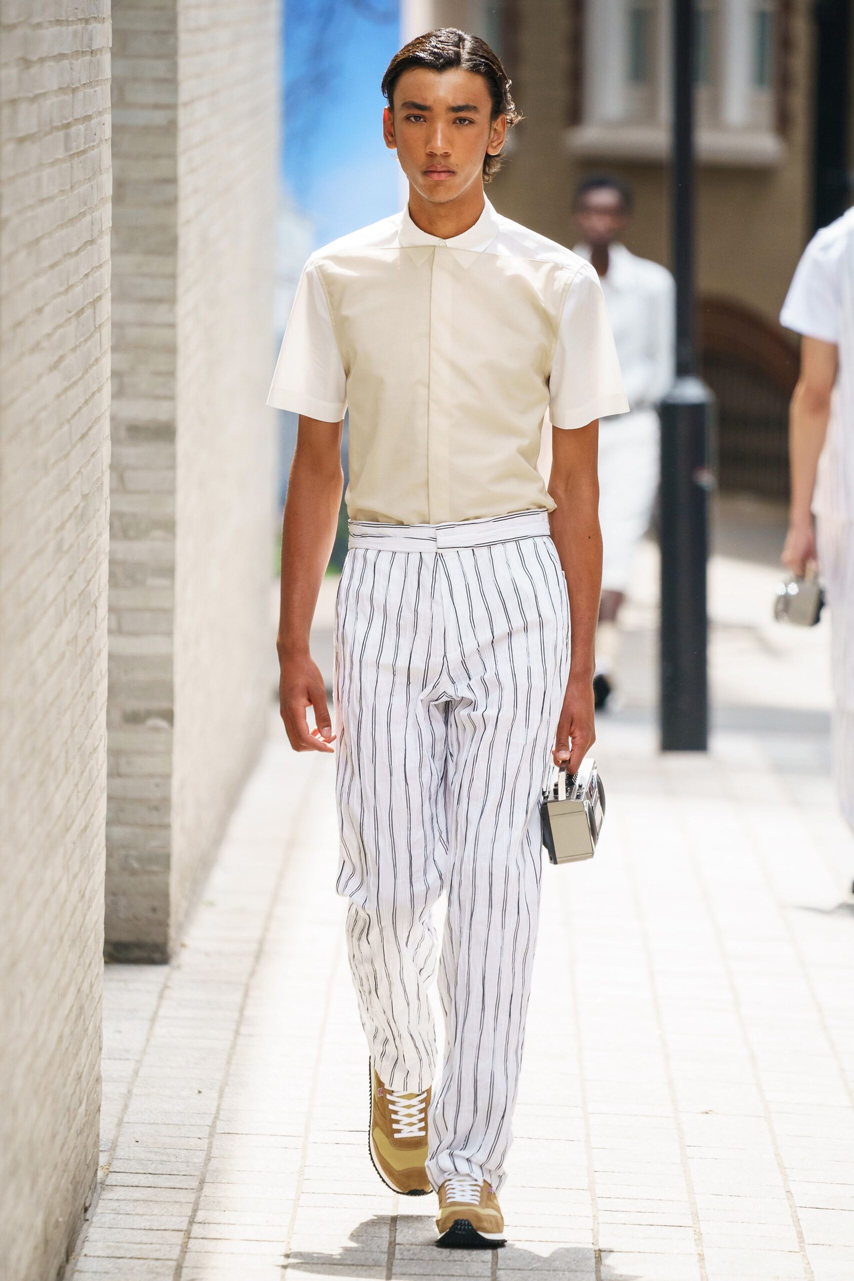 striped wide-leg drawstring trousers