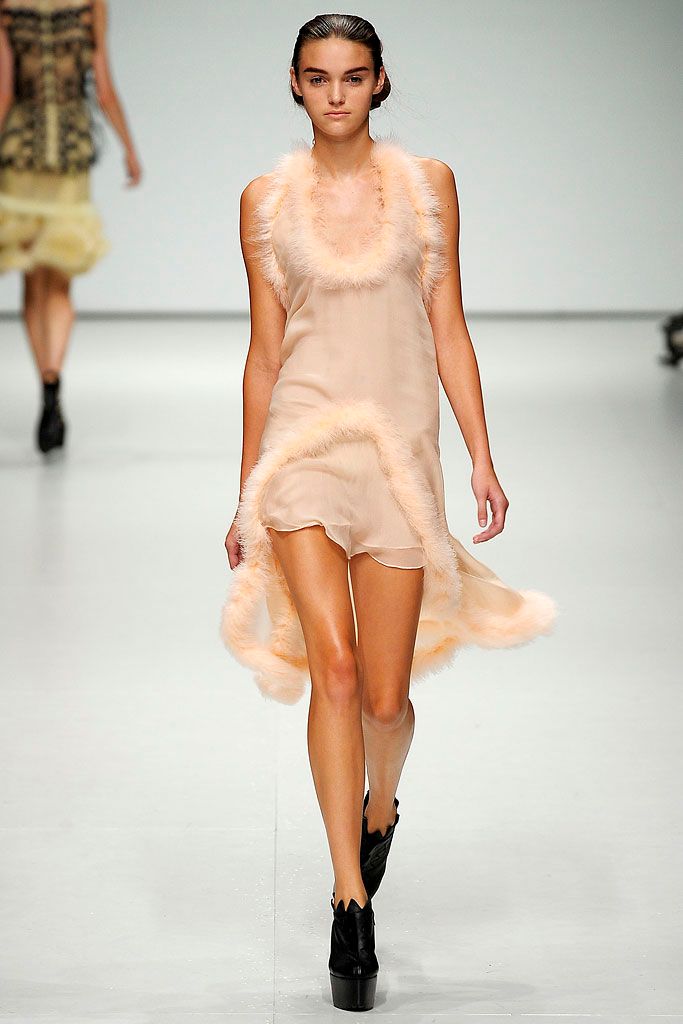 Christopher Kane S/S 09 Look 212