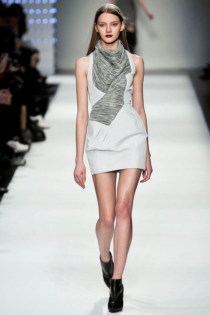 Chalayan F/W 09 Look 36