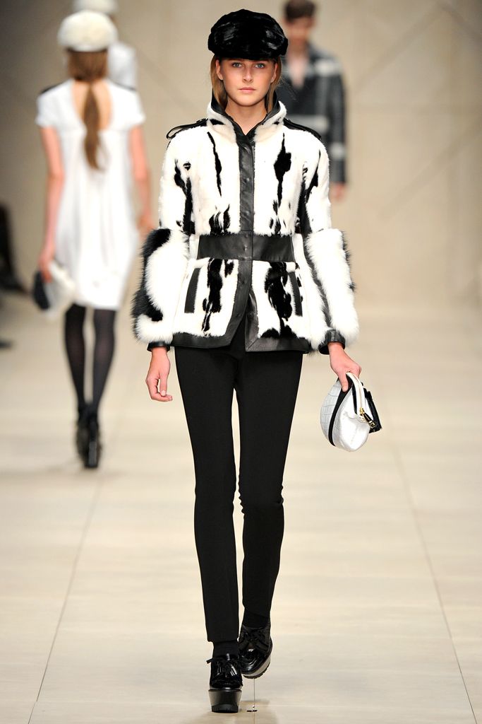Burberry F/W 11 Look 247