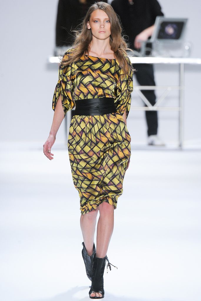 yellow silk boat-neck short-sleeve printed draped flowing midi-dress