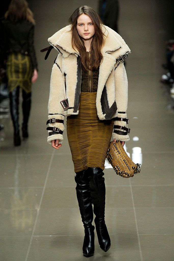 Burberry F/W 10 Look 21