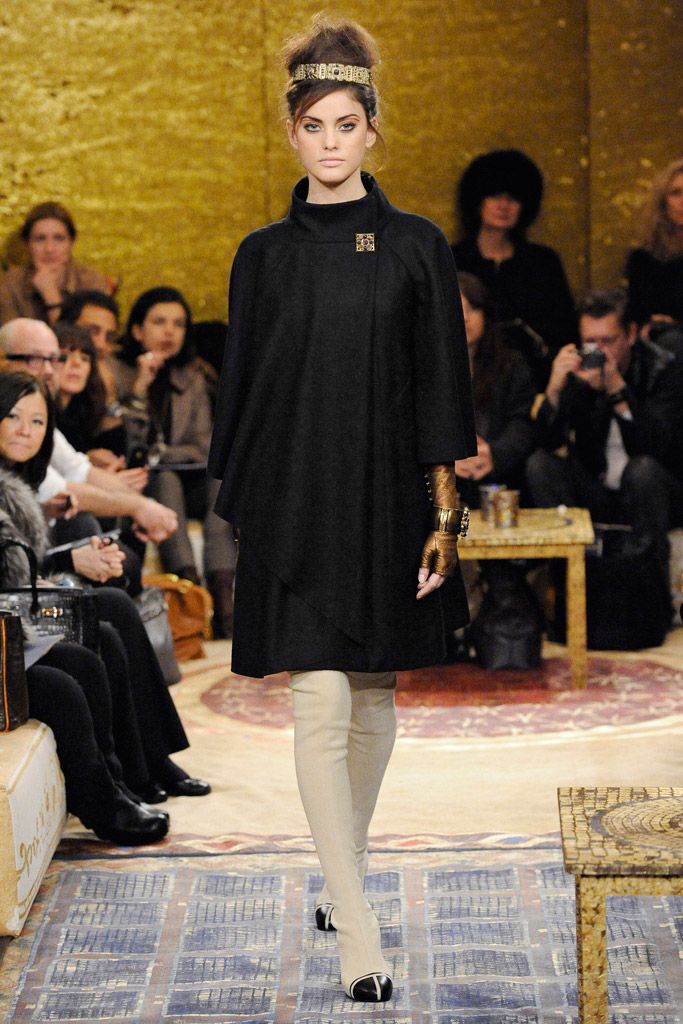 Chanel F/W 11 Look 8