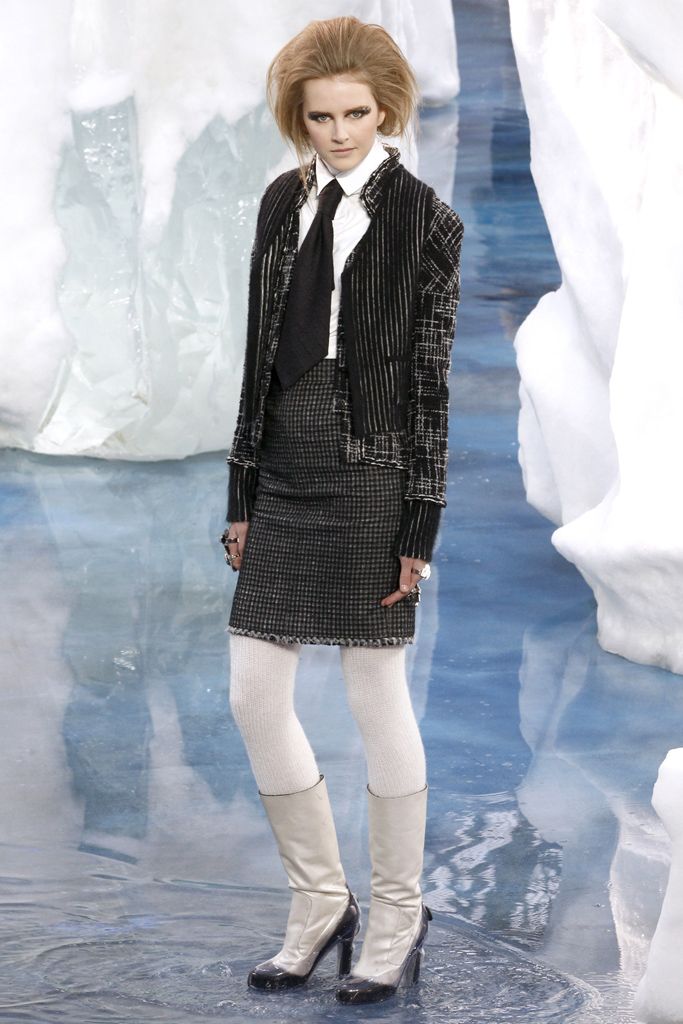 Chanel F/W 10 Look 264
