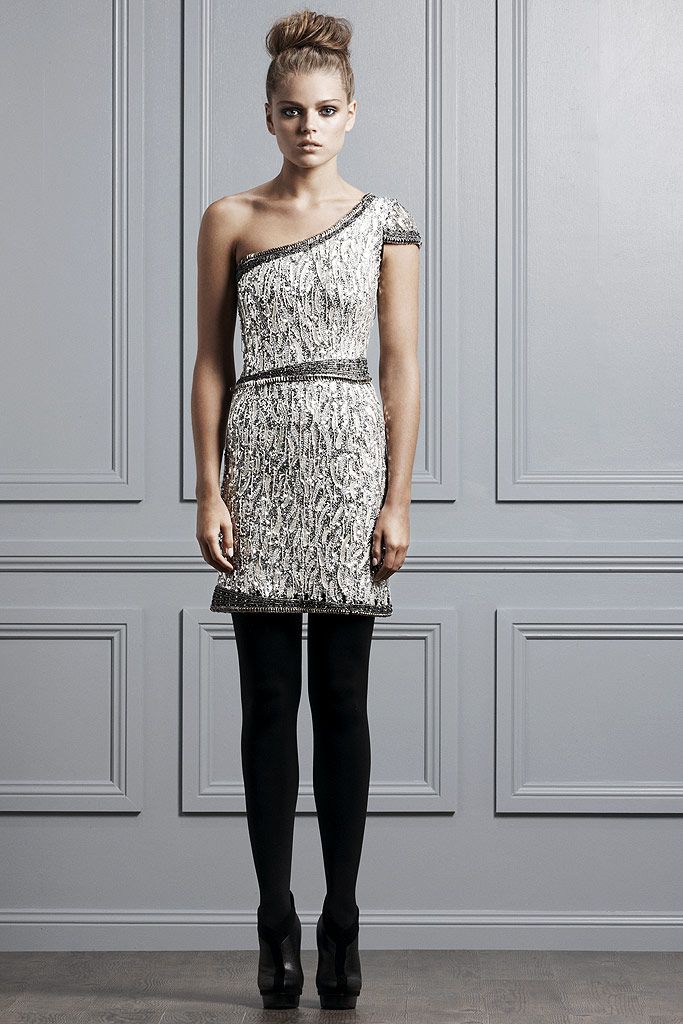Collette Dinnigan F/W 10 Look 106