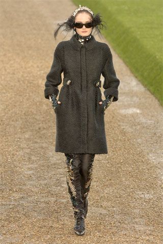 Chanel F/W 07 Couture Look 33