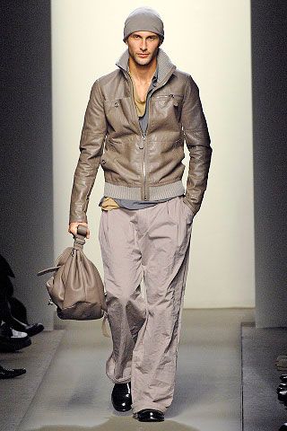 brown leather long-sleeve collared fitted zippered ribbed jacket