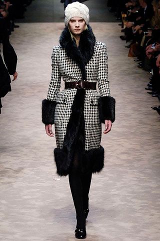 Burberry F/W 06 Look 50