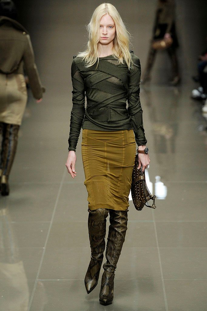 Burberry F/W 10 Look 69