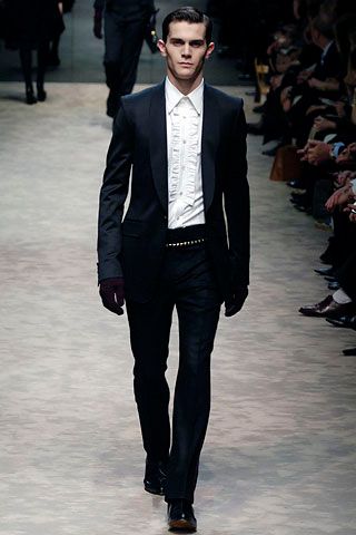 Burberry F/W 06 Look 245