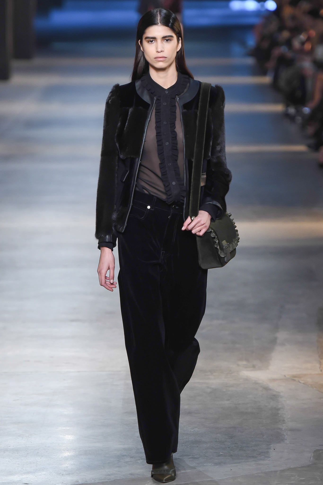 Christopher Kane F/W 15 Look 38