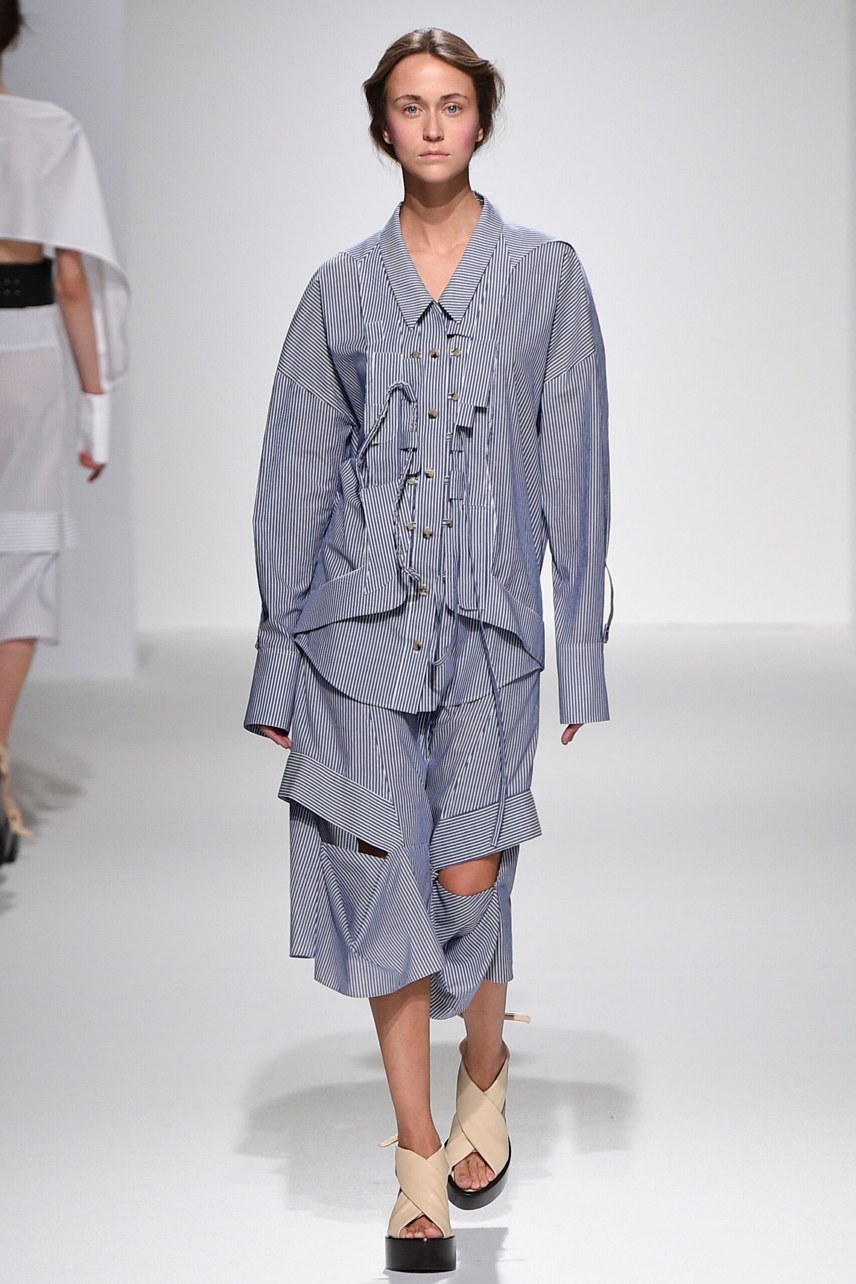 Chalayan S/S 17 Look 166