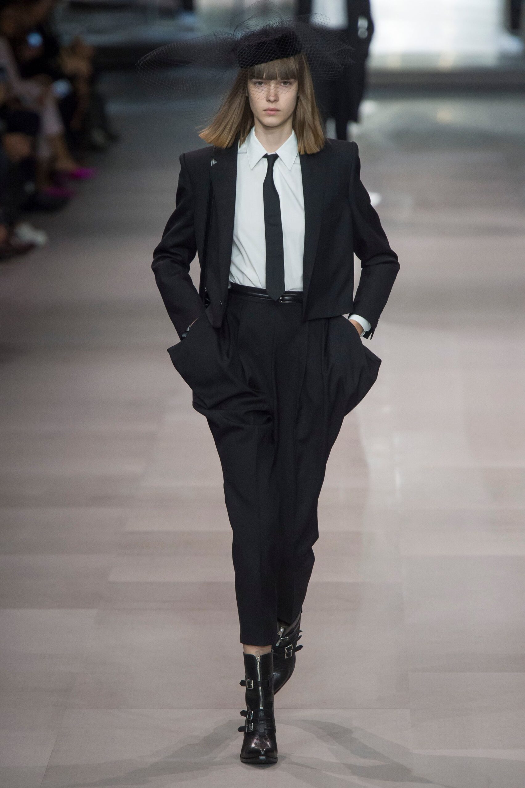 Celine S/S 19 Look 387
