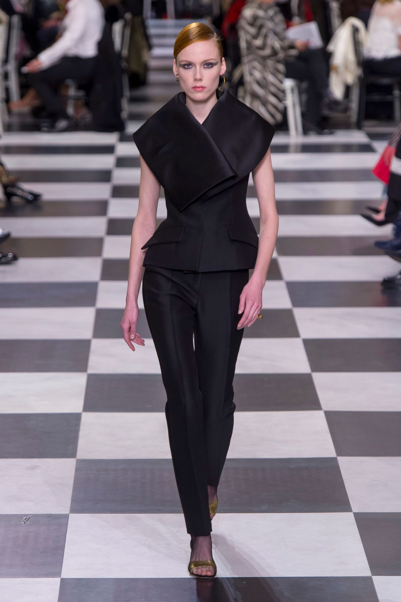 Christian Dior S/S 18 Couture Look 901