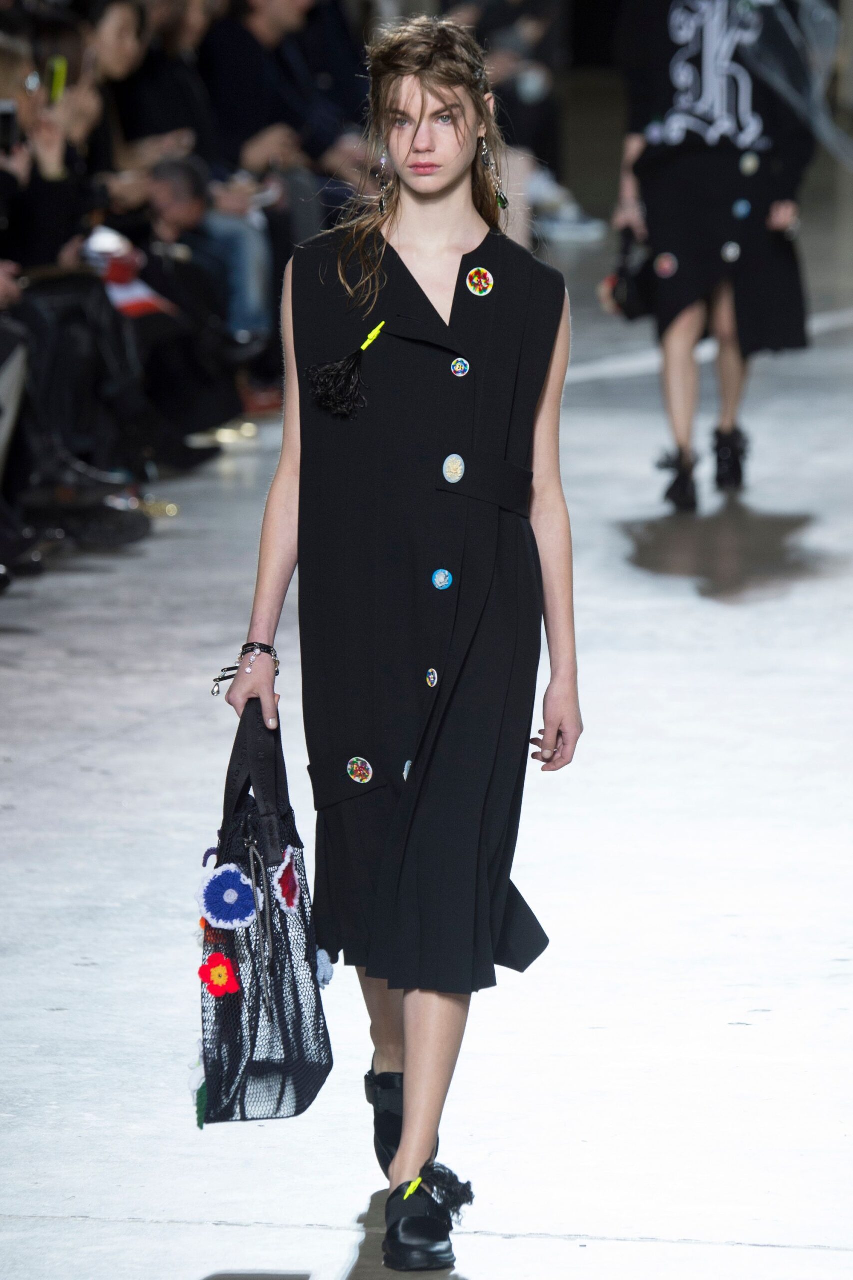 Christopher Kane F/W 16 Look 416