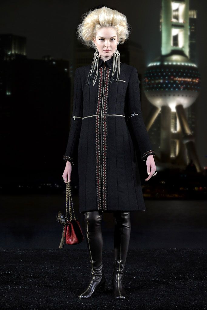Chanel F/W 10 Look 155