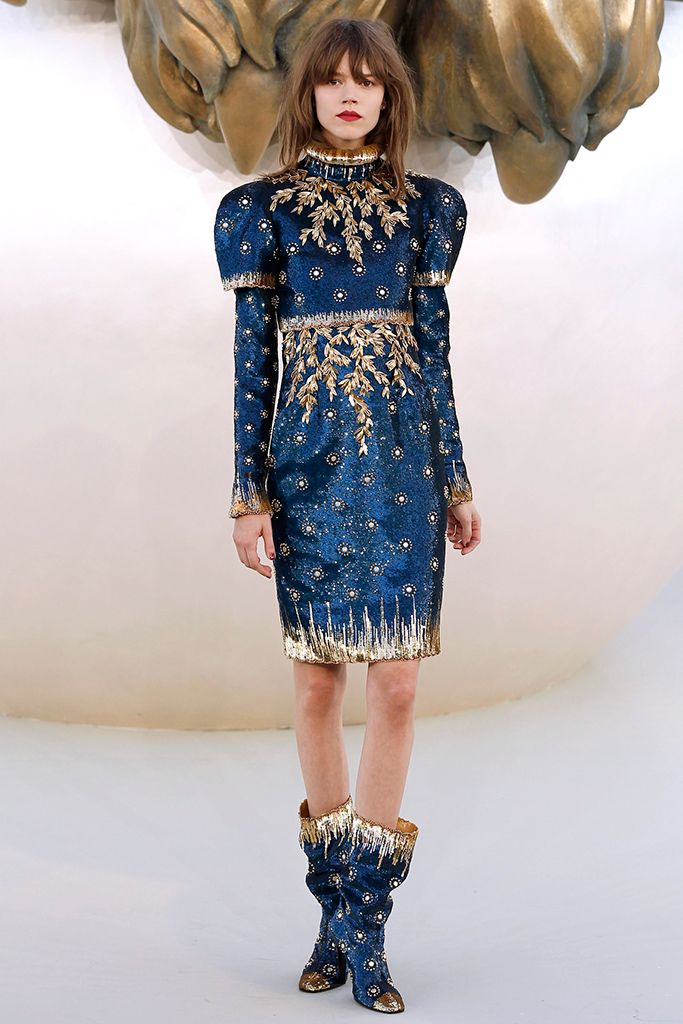 Chanel F/W 10 Couture Look 370