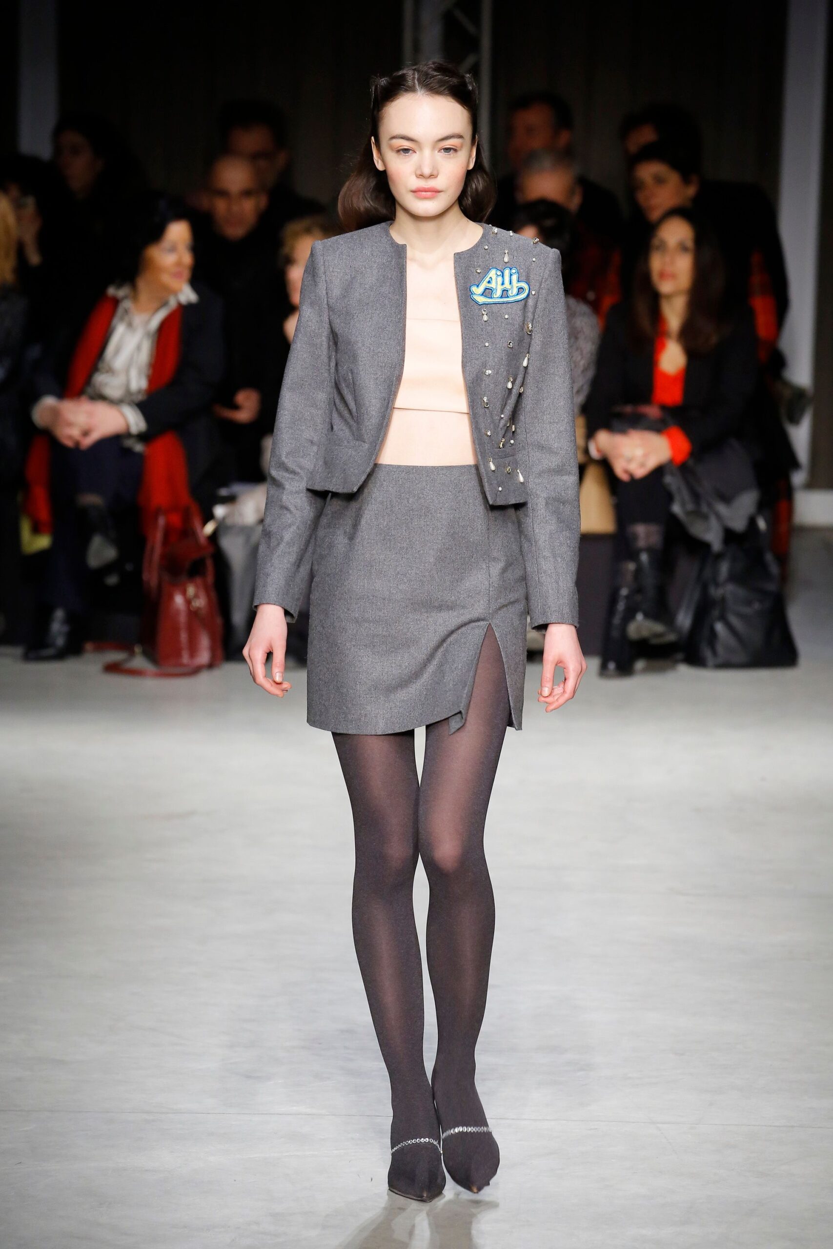 Au Jour Le Jour F/W 18 Look 56