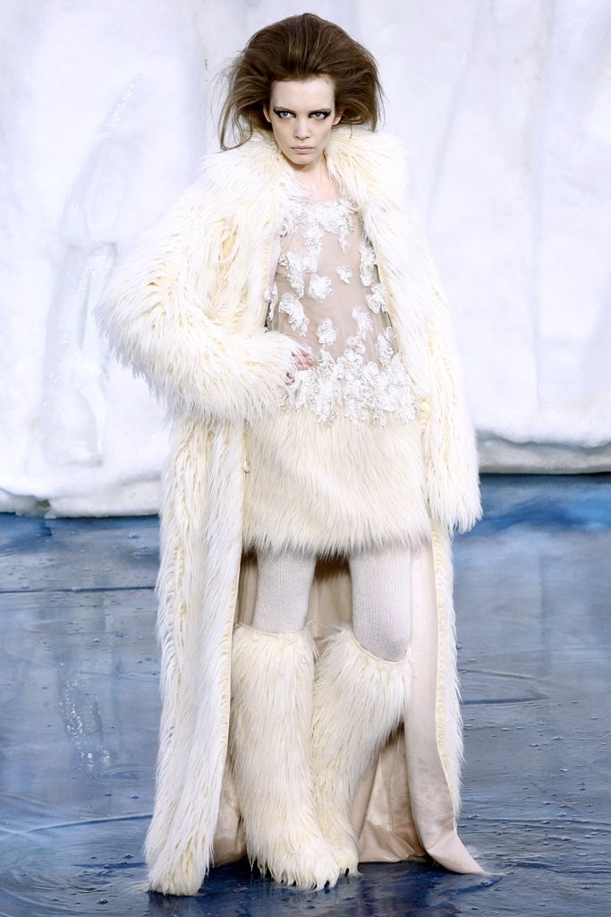 Chanel F/W 10 Look 425