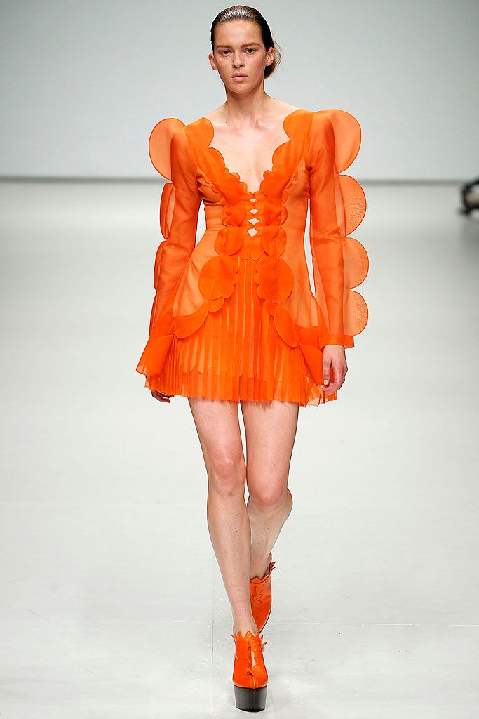 Christopher Kane S/S 09 Look 43