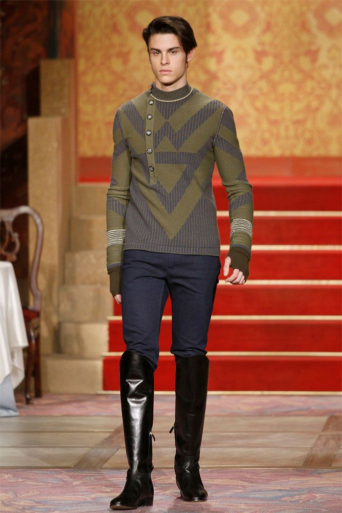 Chanel F/W 09 Look 43