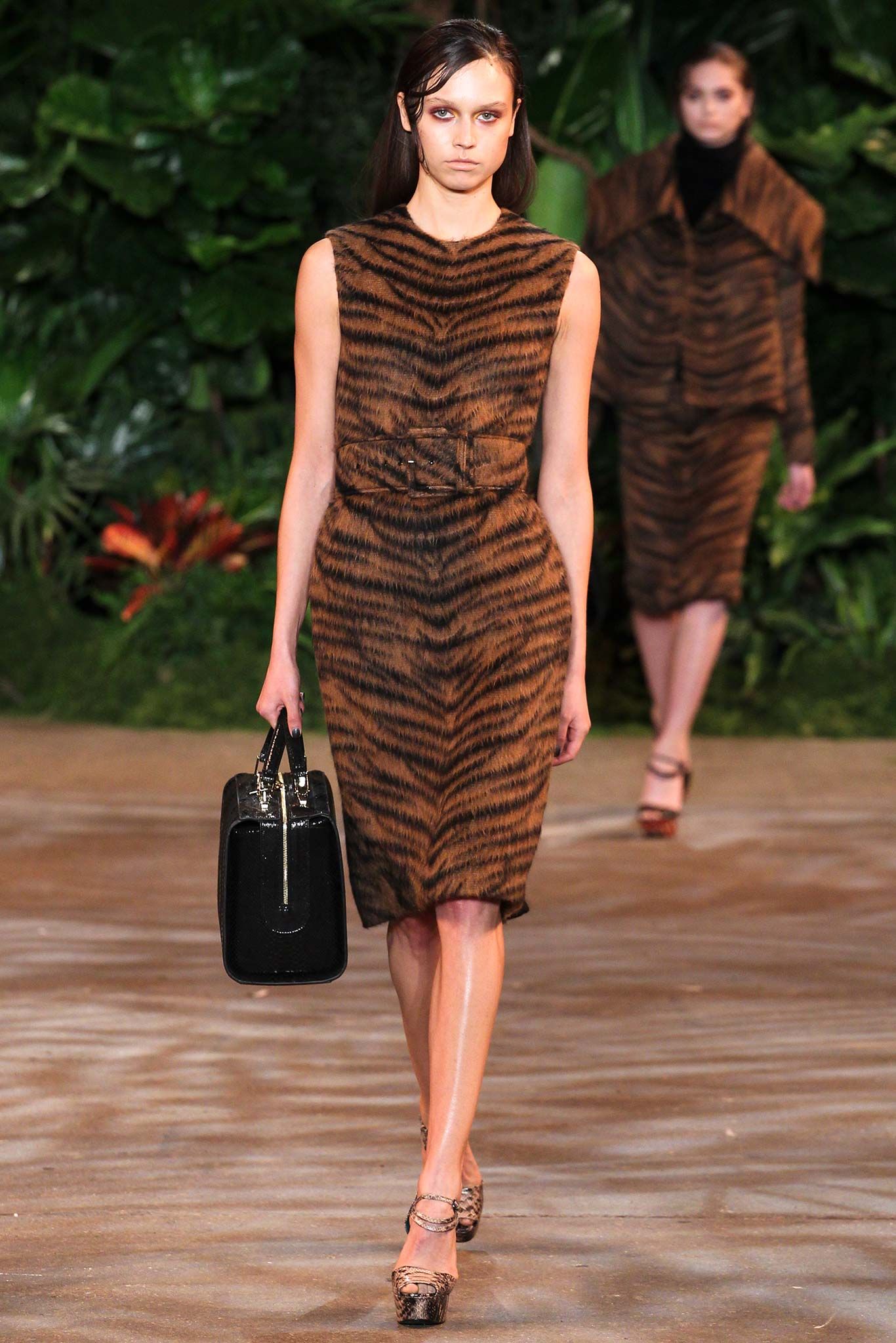 Christian Siriano F/W 15 Look 11