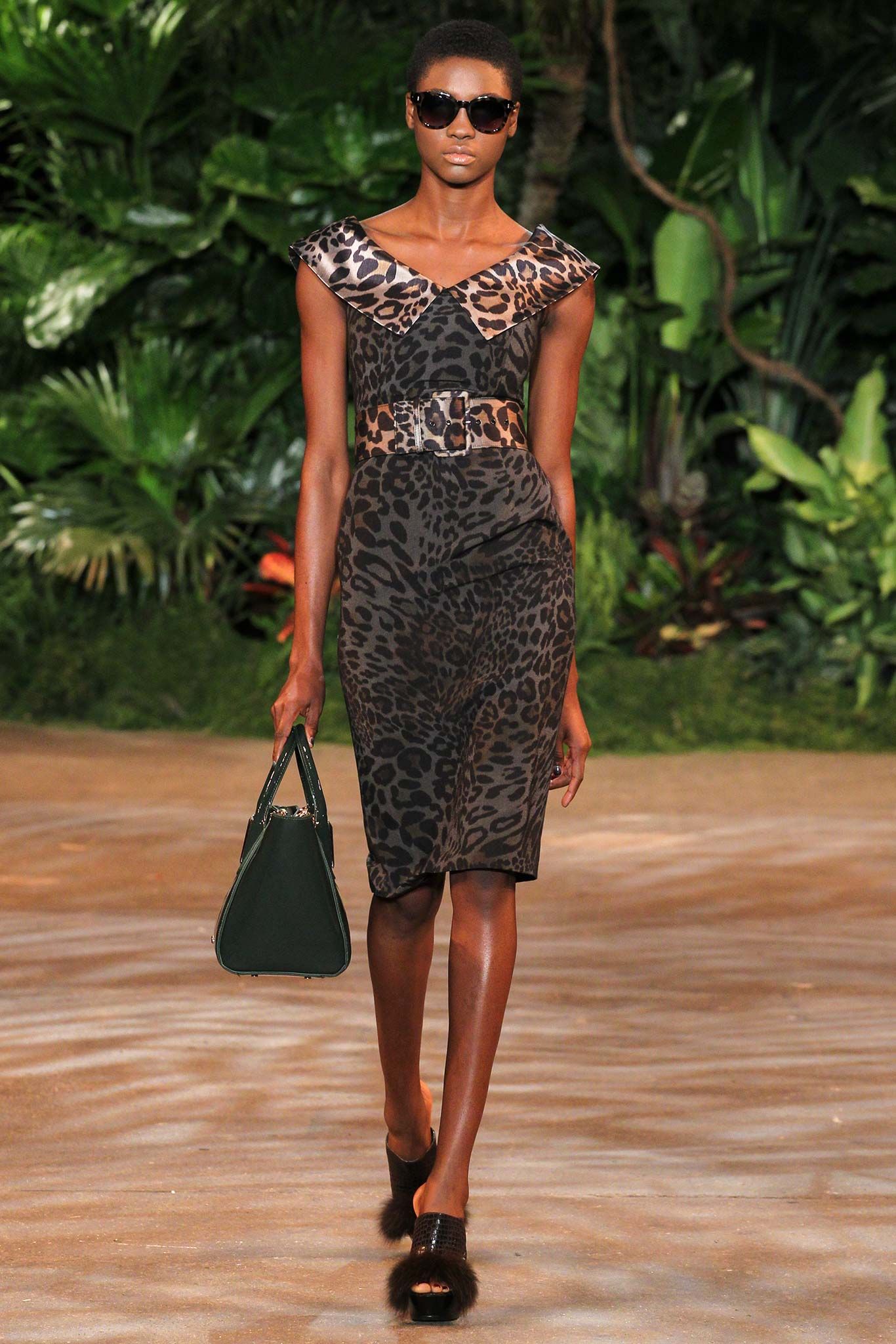 Christian Siriano F/W 15 Look 143