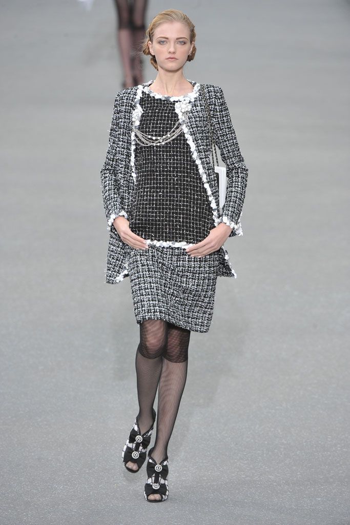 Chanel S/S 09 Look 34