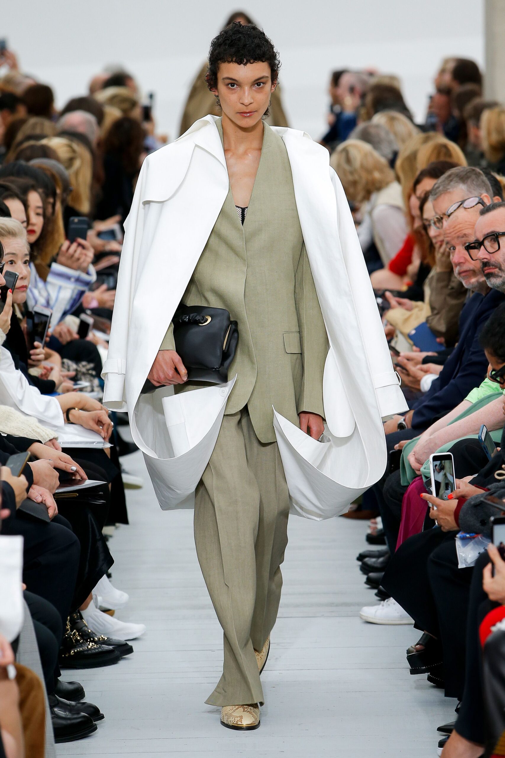 Celine S/S 18 Look 1