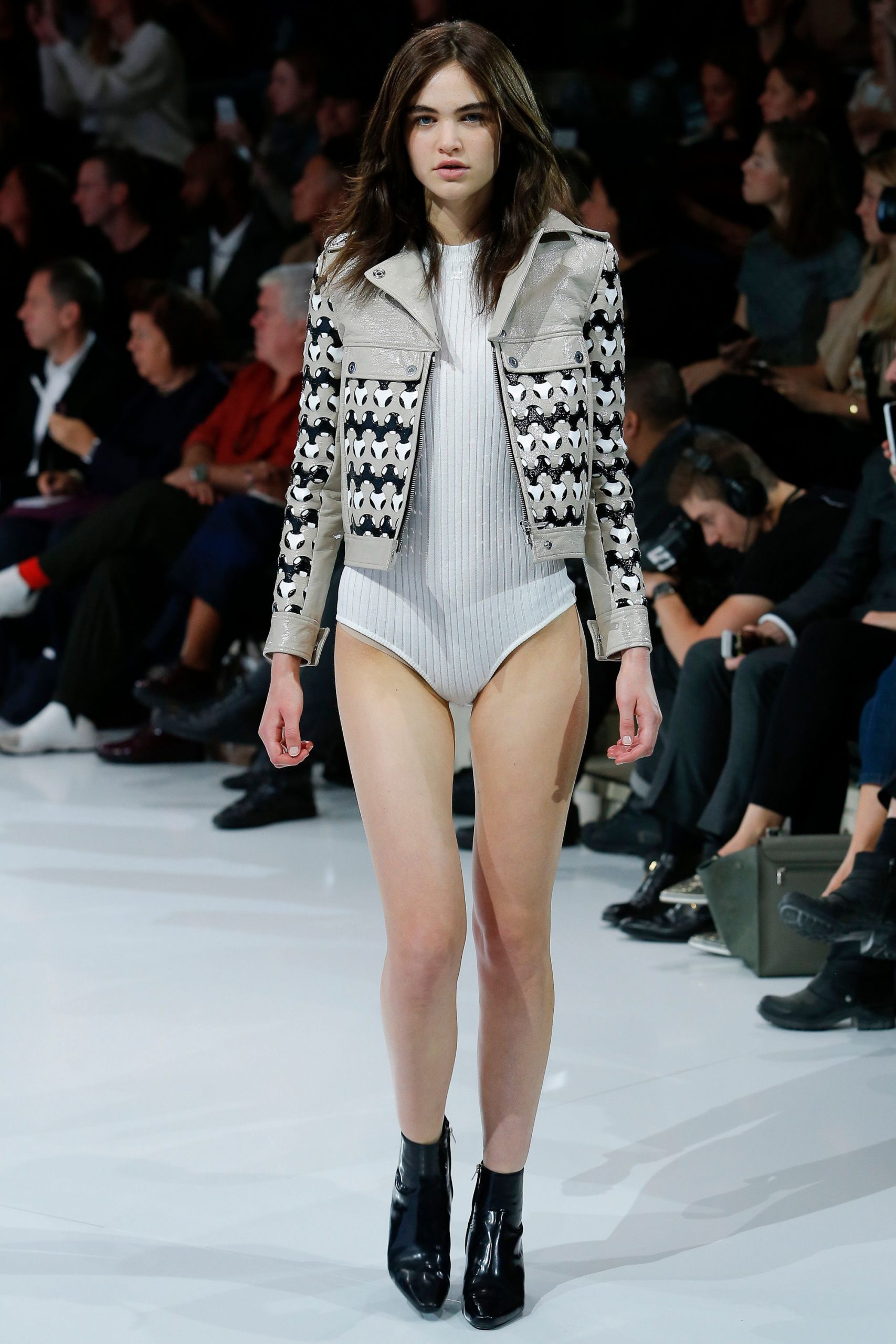 Courrèges S/S 16 Look 18