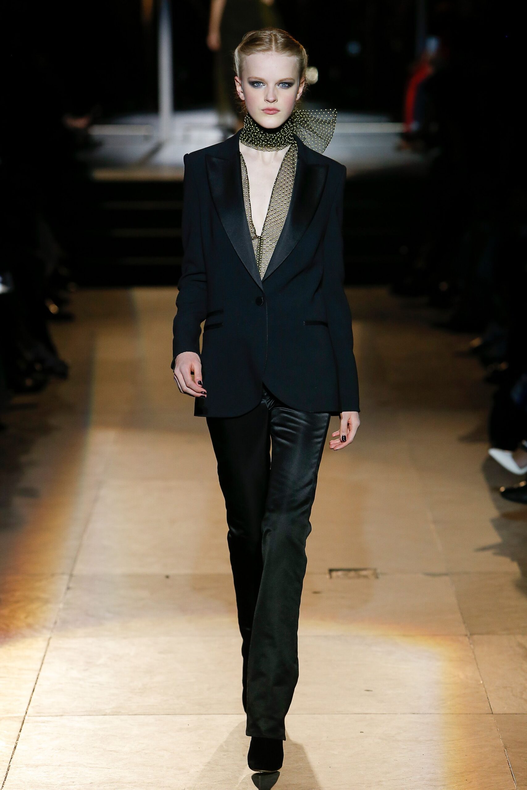 Carolina Herrera F/W 18 Look 405