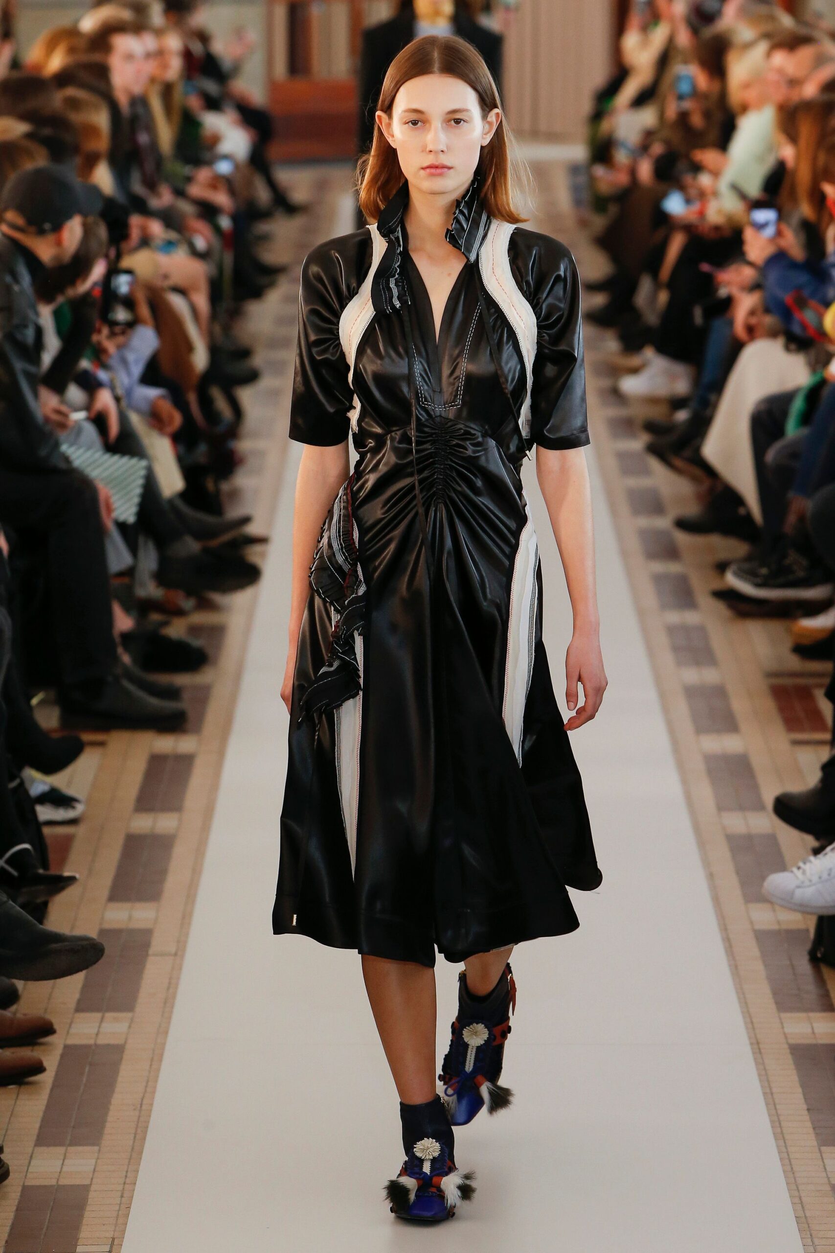 Carven F/W 18 Look 434