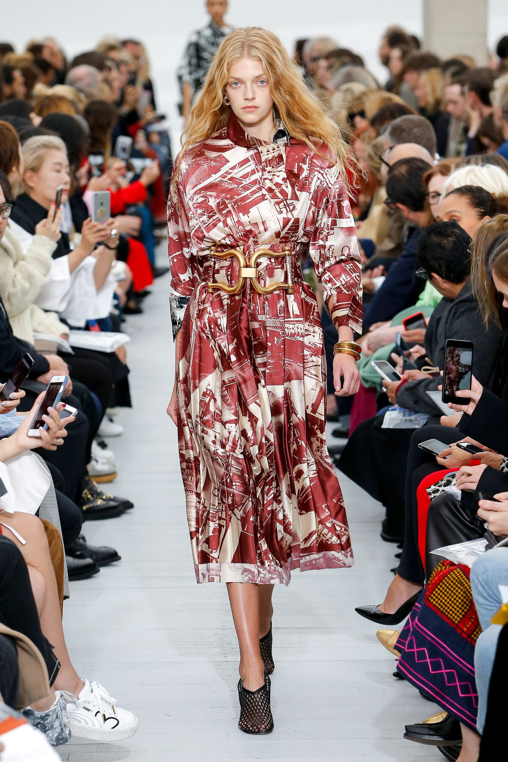 Celine S/S 18 Look 329