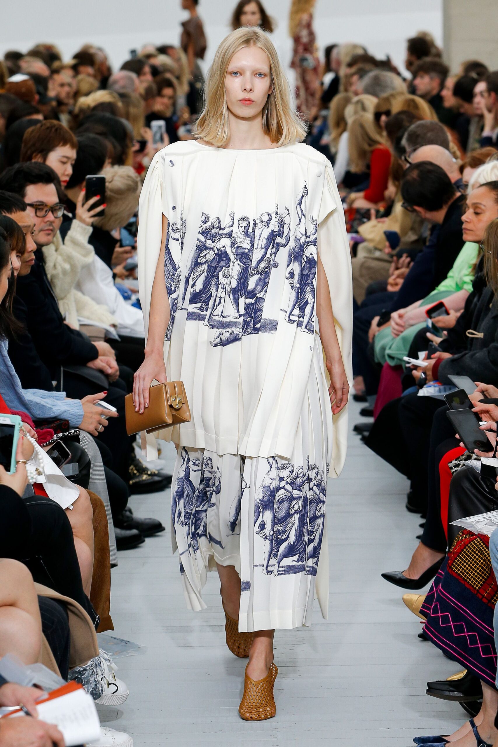 Celine S/S 18 Look 350