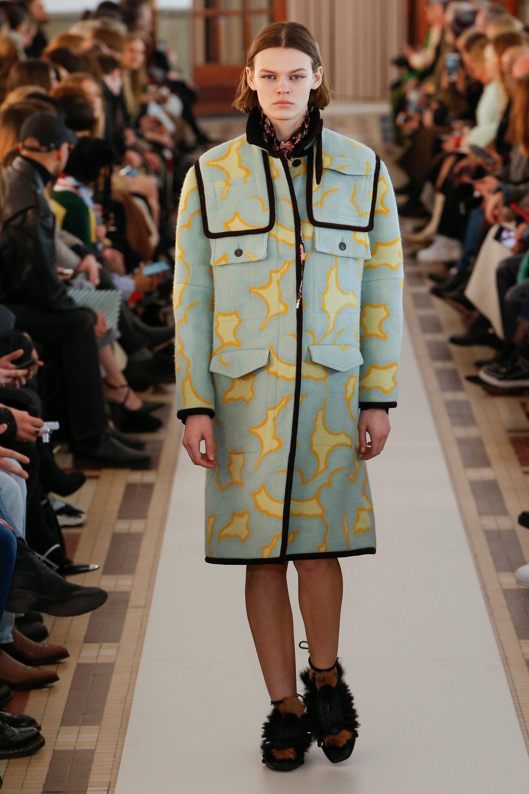 Carven F/W 18 Look 518