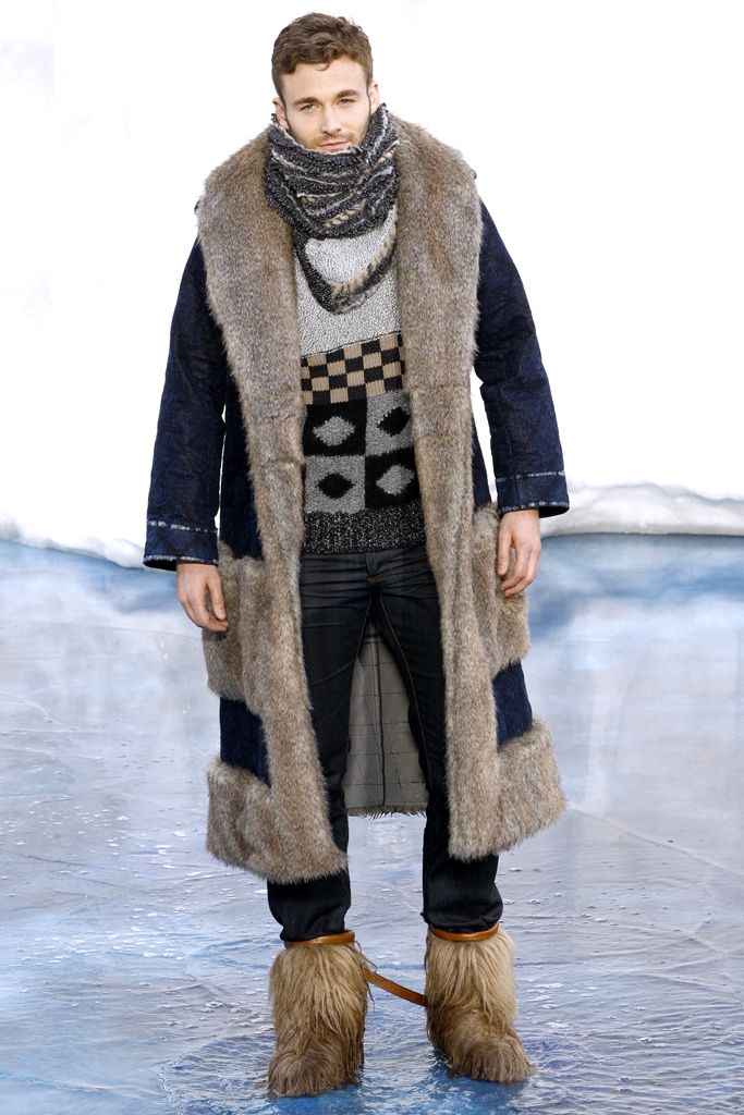 Chanel F/W 10 Look 190