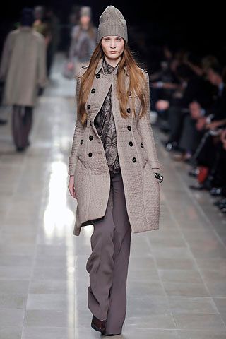 Burberry F/W 08 Look 109