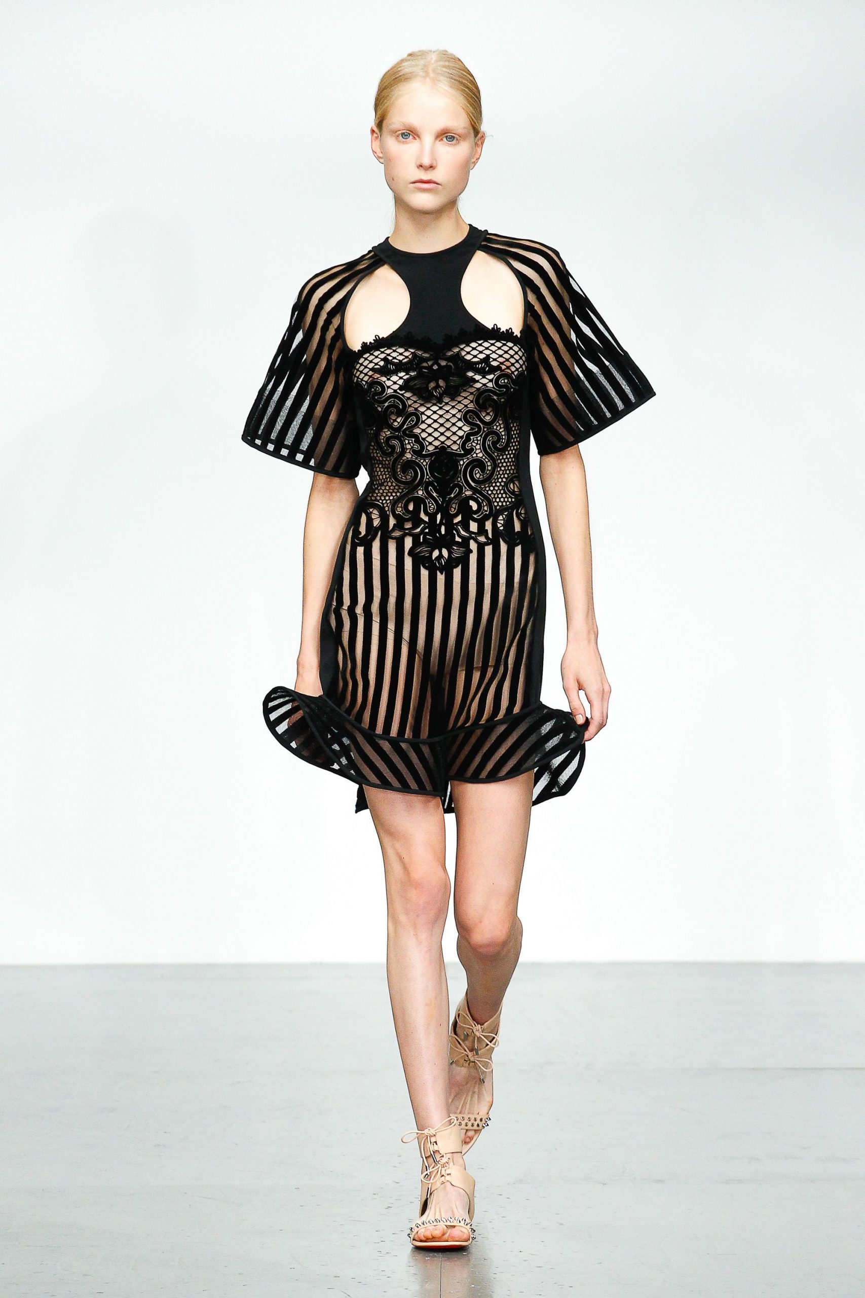 David Koma S/S 18 Look 19